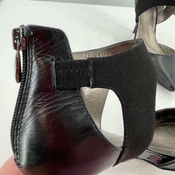 Tahari Corry Black Leather Ankle Strap Zip Back Pointed Toe Classic Heels 7.5 - Picture 8 of 12